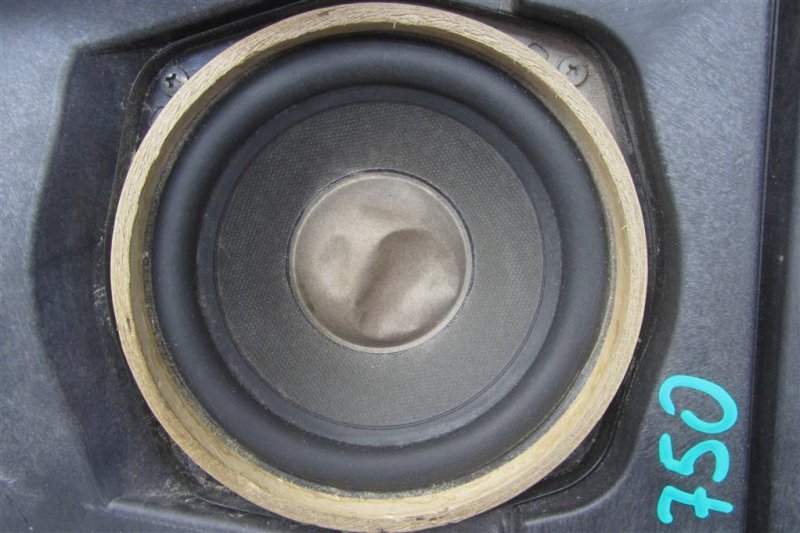 Сабвуфер TRIBECA B9 05-07