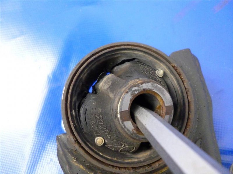 Рычаг передней подвески нижний передний правый OUTBACK 09-14 BR 2011 Внедорожник 2.5