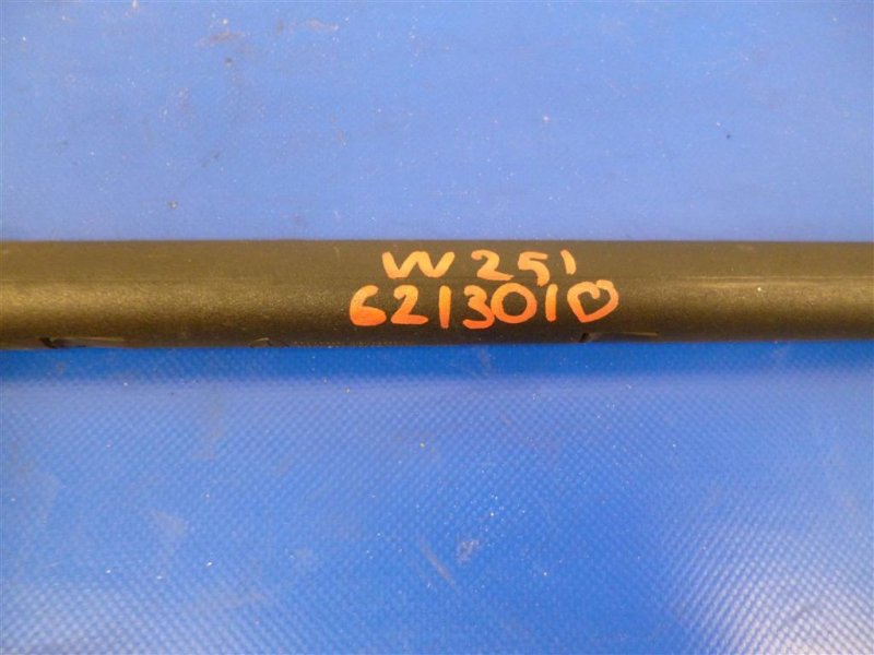 Амортизатор капота правый R-CLASS W251 05-13 2007 Минивэн OM642950 3.2L