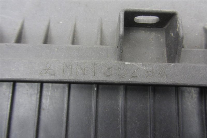 Корпус воздушного фильтра MITSUBISHI OUTLANDER 03-07