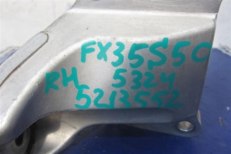Кронштейн опоры двигателя правый FX S50 03-08 2005 Внедорожник 3.5