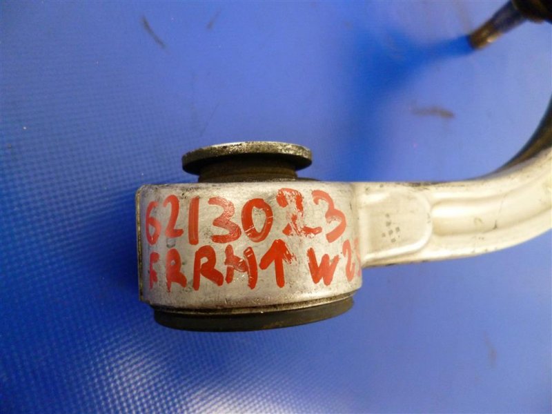 Рычаг передней подвески верхний передний правый R-CLASS W251 05-13 2007 Минивэн OM642950 3.2L