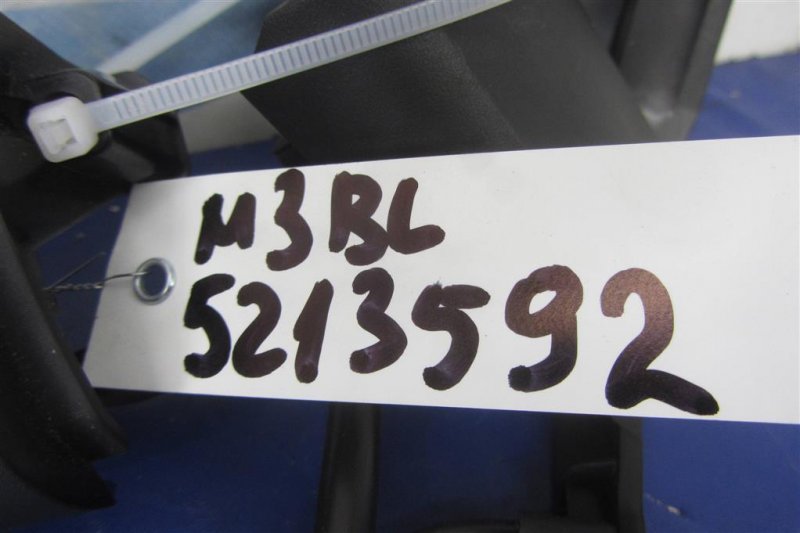 Кнопки на руль 3 BL 09-13 2012 Седан 2.0 Кнопки на руль 3 BL 09-13 2012 Седан 2.0