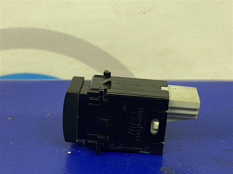 Кнопка открывания багажника внутренняя SUBARU LEGACY BN 14-18