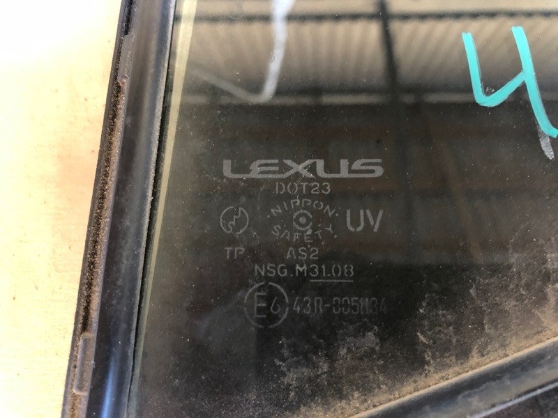 Стекло двери глухое заднее левое IS250/350 05-13