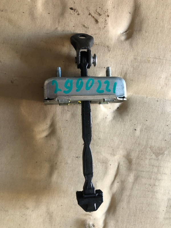 Ограничитель двери передний правый LEXUS IS250/350 05-13 2010 Седан 2.5 68610-53030 Б/У