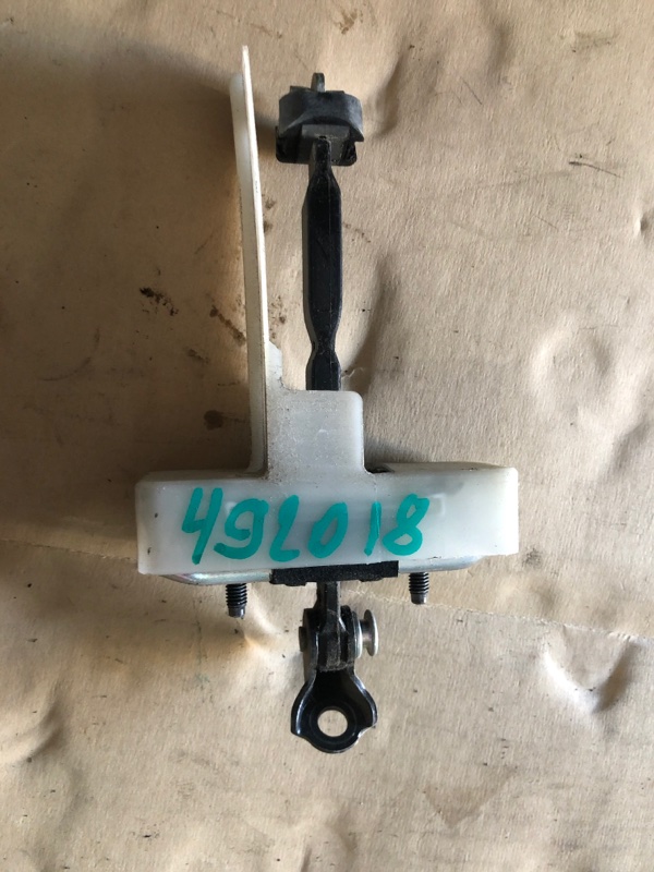 Ограничитель двери задний правый LEXUS LS460 06-12 68630-50040 Б/У