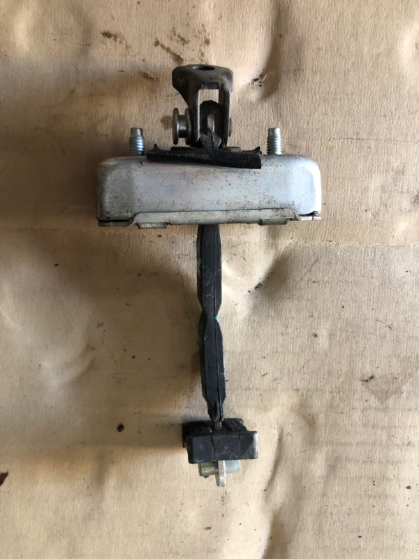 Ограничитель двери задний левый GX470 02-09