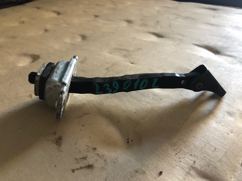 Ограничитель двери передний правый SONATA YF 10-14 Ограничитель двери передний правый SONATA YF 10-14