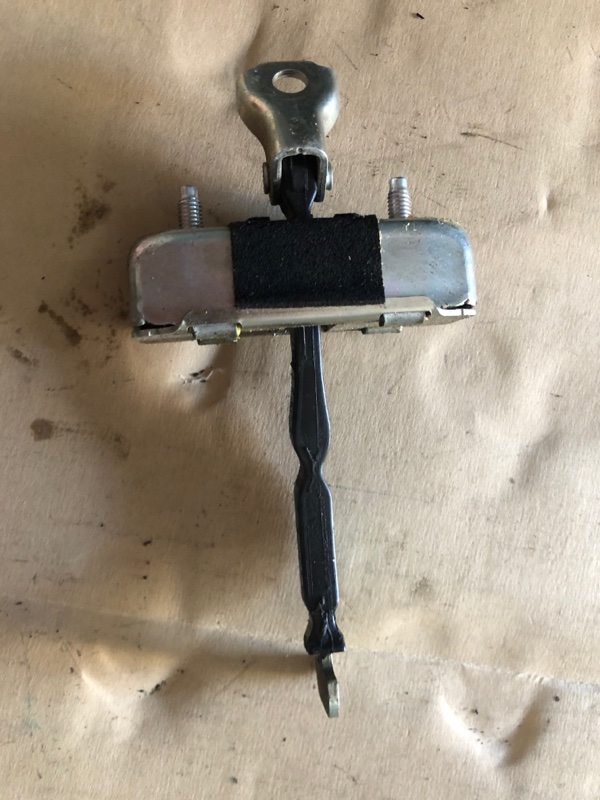 Ограничитель двери задний правый AURIS 06-12