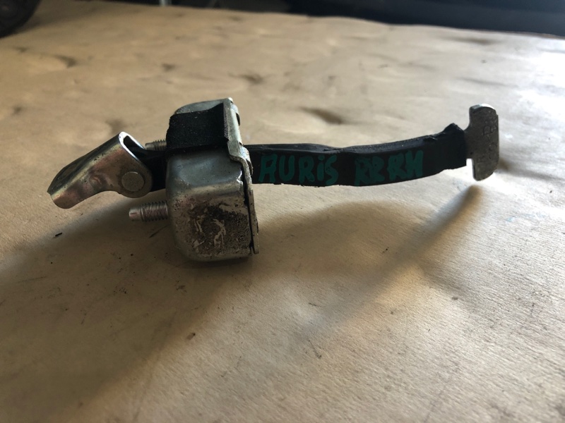 Ограничитель двери задний правый TOYOTA AURIS 06-12