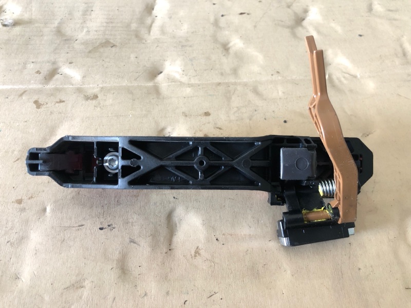 Ручка двери наружная задняя левая AURIS 06-12