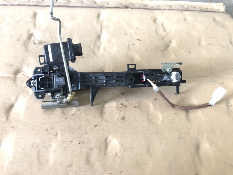 Ручка двери наружная передняя правая IS250/350 05-13 2010 Седан 2.5 Ручка двери наружная передняя правая IS250/350 05-13 2010 Седан 2.5