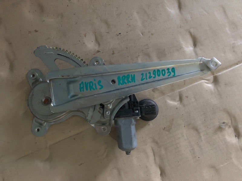 Стеклоподъемник задний правый TOYOTA AURIS 06-12 69803-12180 Б/У