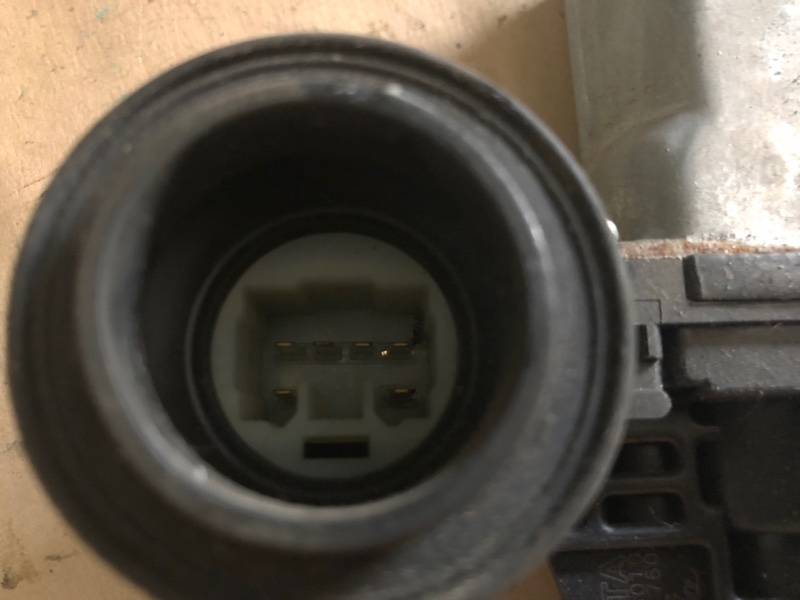 Стеклоподъемник задний левый IS250/350 05-13