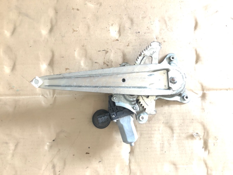 Стеклоподъемник задний левый LEXUS IS250/350 05-13