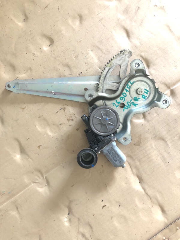 Стеклоподъемник задний правый TOYOTA CAMRY 40 06-11 Б/У