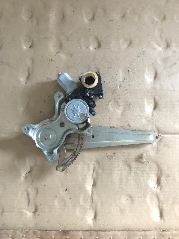 Стеклоподъемник задний правый CAMRY 40 06-11