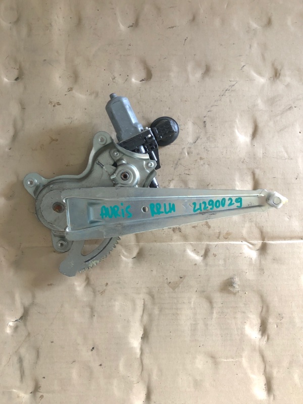 Стеклоподъемник задний левый TOYOTA AURIS 06-12 69804-12180 Б/У