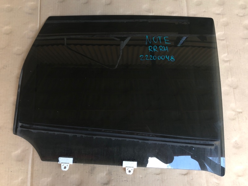 Стекло двери заднее правое NISSAN NOTE 04-12 82300-9U000 Б/У