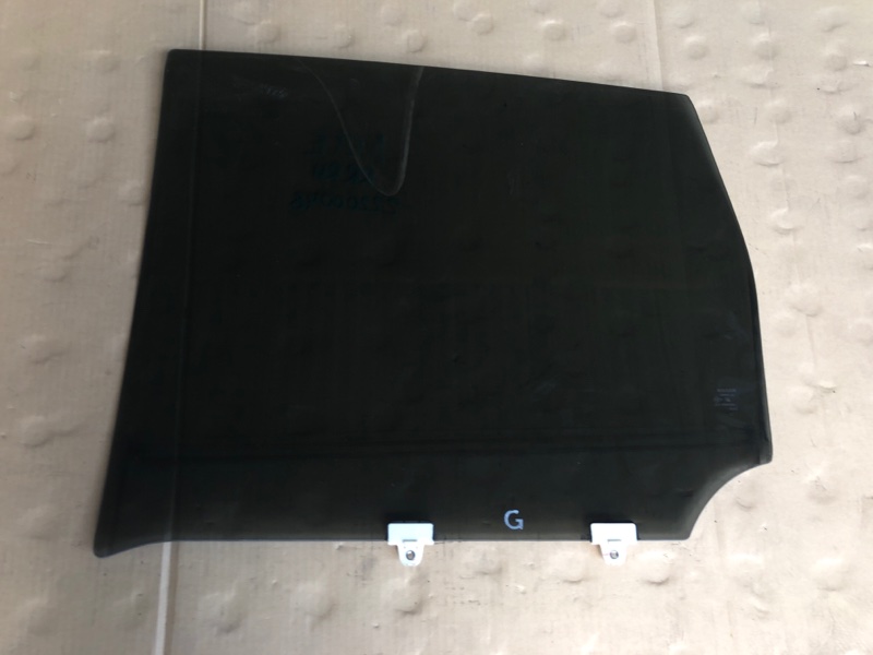 Стекло двери заднее правое NOTE 04-12