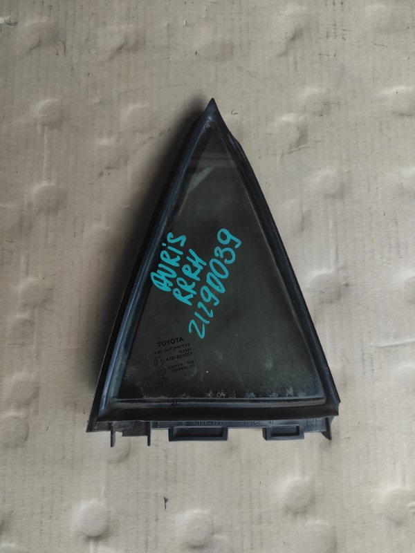 Стекло двери глухое заднее правое TOYOTA AURIS 06-12 68123-02170 Б/У