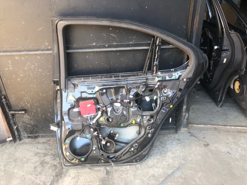 Дверь задняя правая LS460 06-12 Дверь задняя правая LS460 06-12