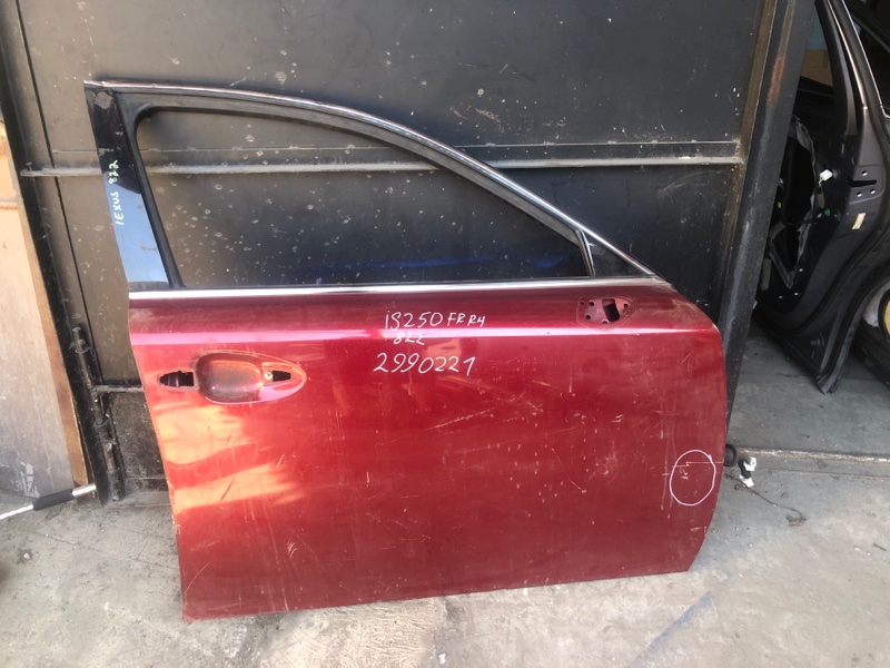 Дверь передняя правая LEXUS IS250/350 05-13 2010 Седан 2.5 6700153050 Б/У