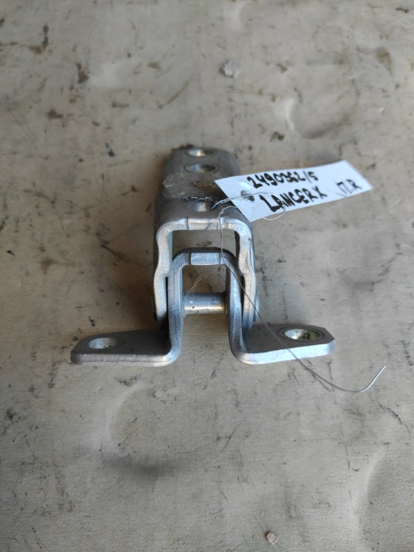 Петля двери нижняя передняя правая LANCER X 10 07-15