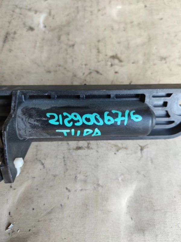 Кнопка открывания багажника наружная задняя TIIDA/VERSA C11 04-11 Кнопка открывания багажника наружная задняя TIIDA/VERSA C11 04-11