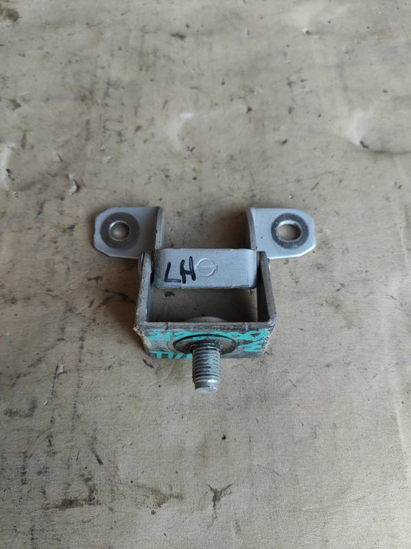 Петля крышки багажника левая NISSAN TIIDA/VERSA C11 04-11 90400-ED00A Б/У