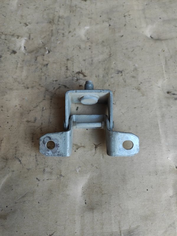 Петля крышки багажника левая NISSAN TIIDA/VERSA C11 04-11