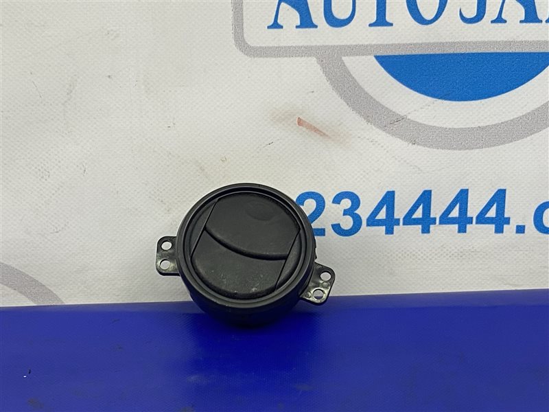 Дефлектор воздушный TOYOTA MATRIX 02-08 2002 ZZE132 1.8L 1ZZ-FE 55650-01020 Б/У