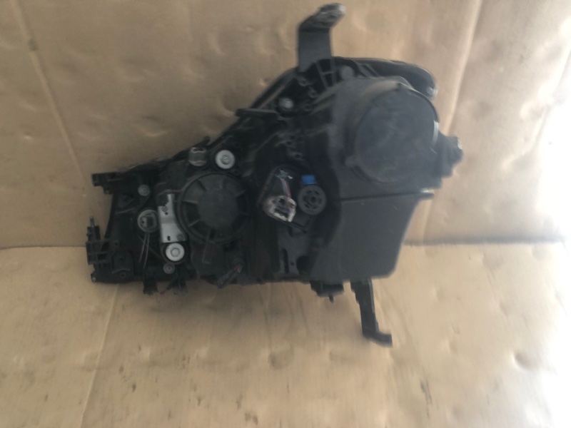 Фара передняя правая INFINITI M35/M45 04-10