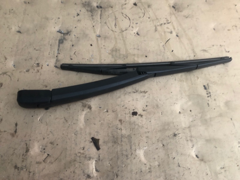 Поводок стеклоочистителя задний TUCSON TL 15-20 Поводок стеклоочистителя задний TUCSON TL 15-20