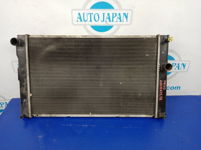 Радиатор основной TOYOTA PRIUS - 30 09-17 16400-37230 Б/У
