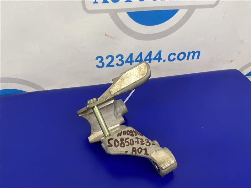 Кронштейн КПП левый TLX 14-17 3.5 J35Y6