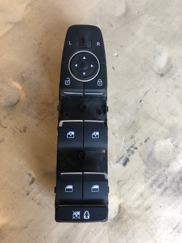 Блок управления стеклоподъемниками передний левый HYUNDAI SANTA FE (TM) 18-23 93571-S1120NNB Б/У