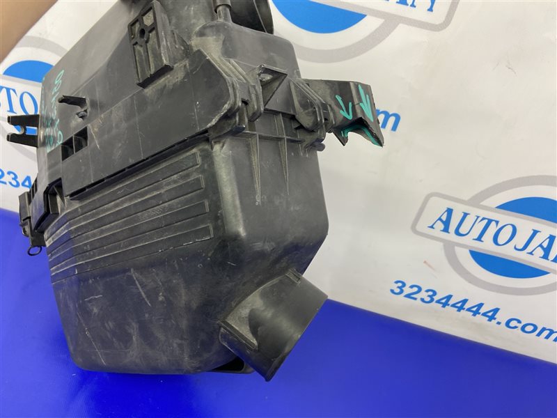 Корпус воздушного фильтра RAV4 00-05 2.0 1AZ