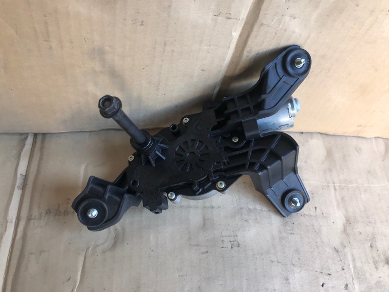 Моторчик стеклоочистителя задний SANTA FE (TM) 18-23 Моторчик стеклоочистителя задний SANTA FE (TM) 18-23