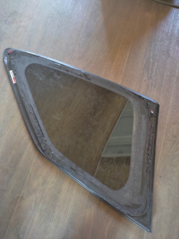 Стекло в кузов заднее правое OUTBACK 09-14 BR 2011 2.5