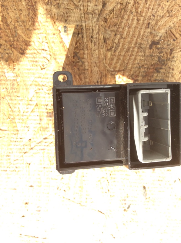 Кнопка стеклоподъемника задняя левая ACURA MDX (YD3) 13-21 Внедорожник 3.5 Кнопка стеклоподъемника задняя левая ACURA MDX (YD3) 13-21 Внедорожник 3.5