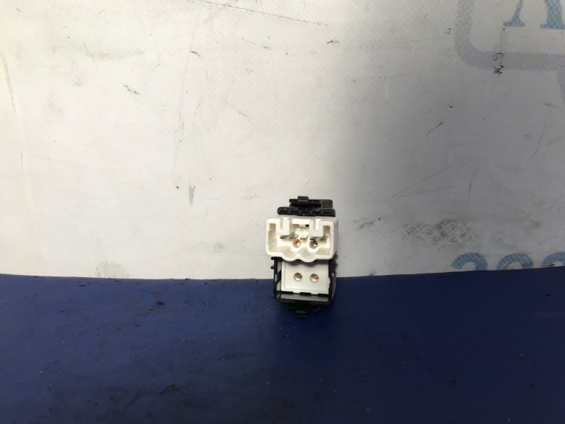 Кнопка стеклоподъемника TOYOTA PRIUS - 20 03-11