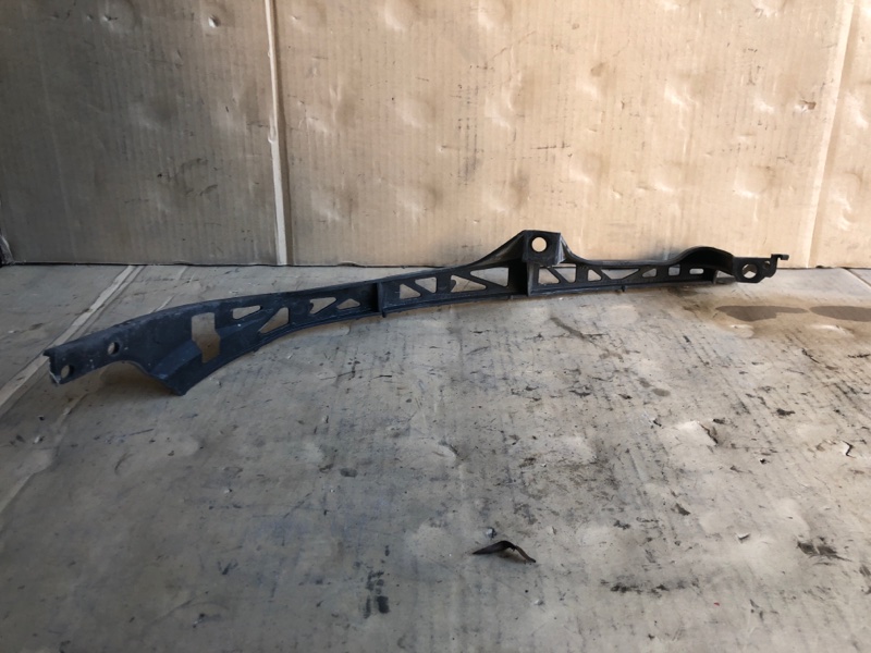 Кронштейн крепления фары передний правый 6 GG 02-07