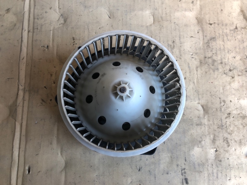 Моторчик печки TEANA J32 08-14 Моторчик печки TEANA J32 08-14