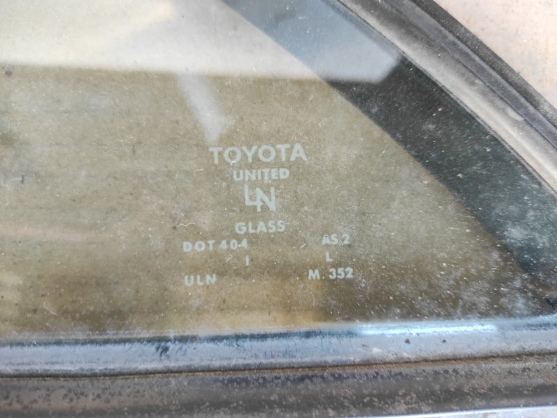 Стекло двери глухое заднее левое CAMRY 40 06-11 Стекло двери глухое заднее левое CAMRY 40 06-11