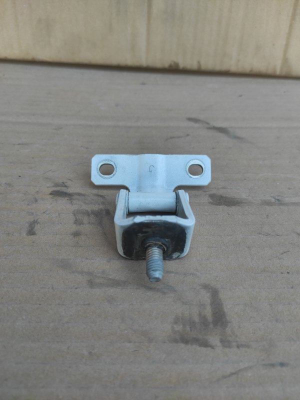 Запчасть петля крышки багажника правая MITSUBISHI OUTLANDER XL 05-13 MR556091 Б/У Петля крышки багажника правая MITSUBISHI OUTLANDER XL 05-13 MR556091 Б/У