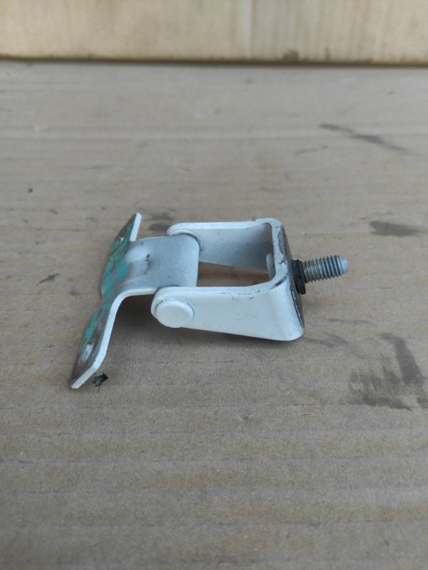 Петля крышки багажника правая OUTLANDER XL 05-13 Петля крышки багажника правая OUTLANDER XL 05-13