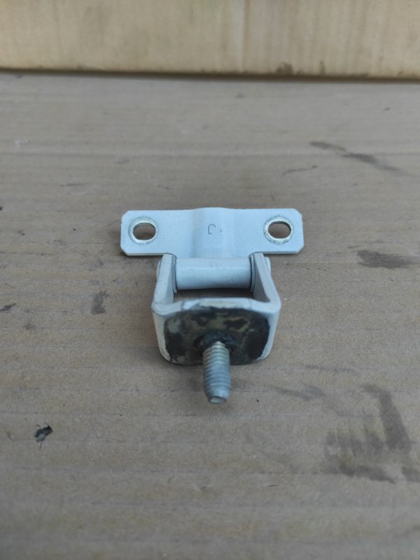 Запчасть петля крышки багажника левая MITSUBISHI OUTLANDER XL 05-13 MR556091 Б/У Петля крышки багажника левая MITSUBISHI OUTLANDER XL 05-13 MR556091 Б/У