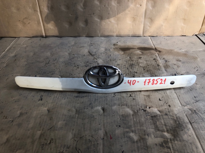 Панель подсветки номера задний TOYOTA CAMRY 40 06-11 2007 Седан 2AZFE 76811-33130-A0 Б/У